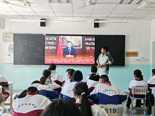 2025年大学生年度人物--美...